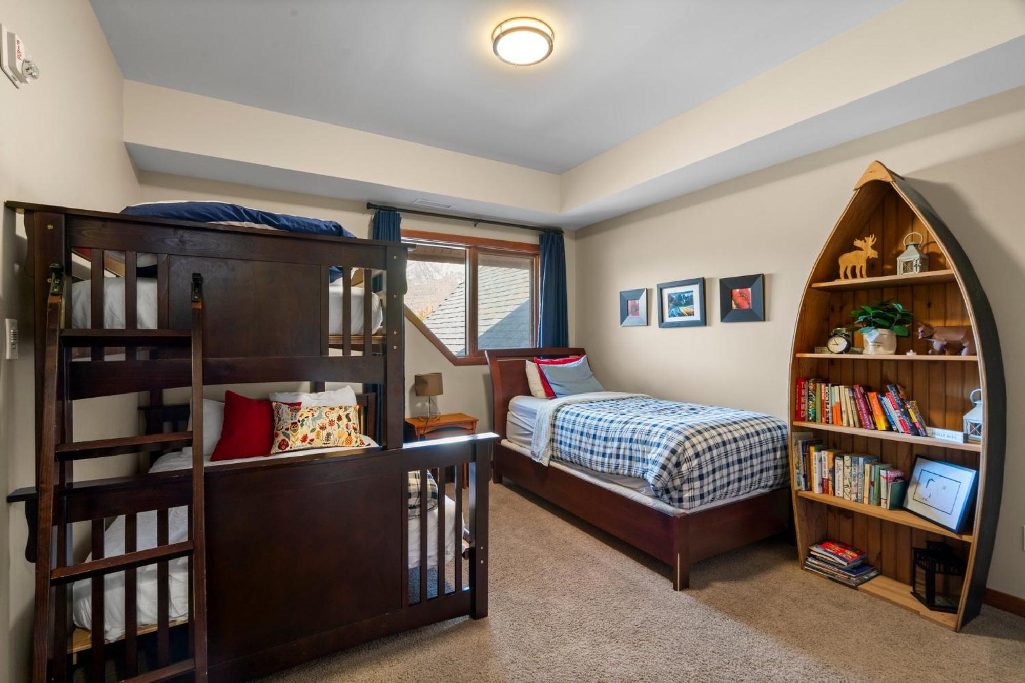 Cascade Penthouse By Canadian Rockies Vacation Rentals Канмор Экстерьер фото