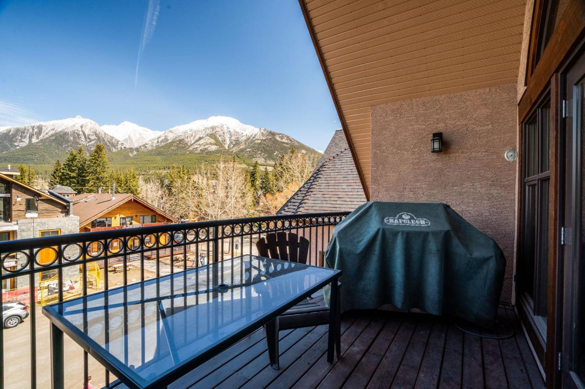Cascade Penthouse By Canadian Rockies Vacation Rentals Канмор Экстерьер фото
