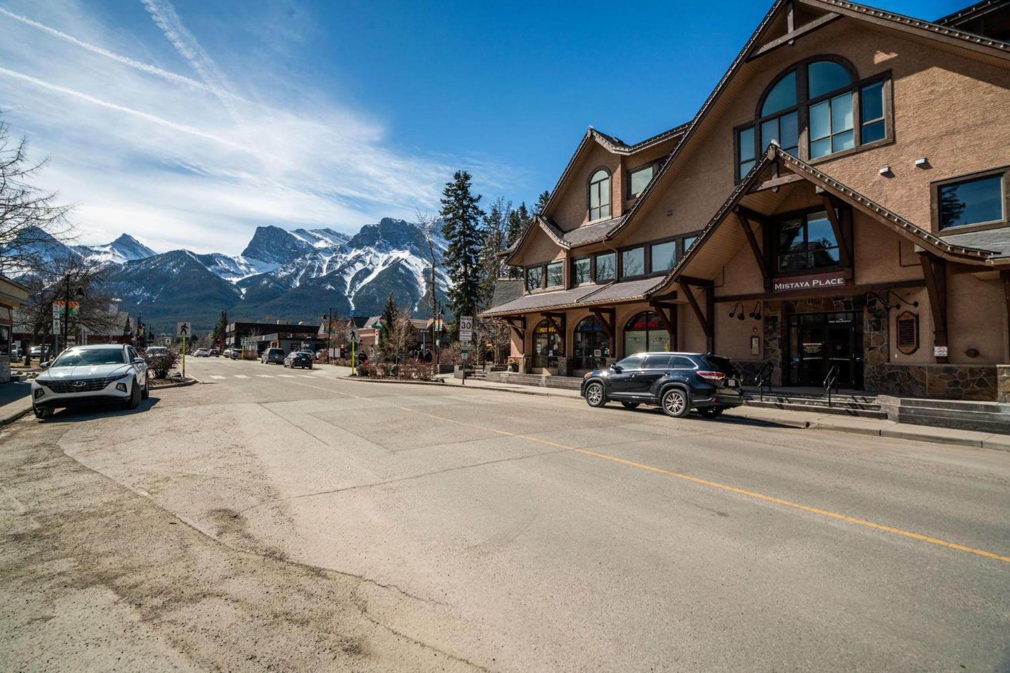 Cascade Penthouse By Canadian Rockies Vacation Rentals Канмор Экстерьер фото