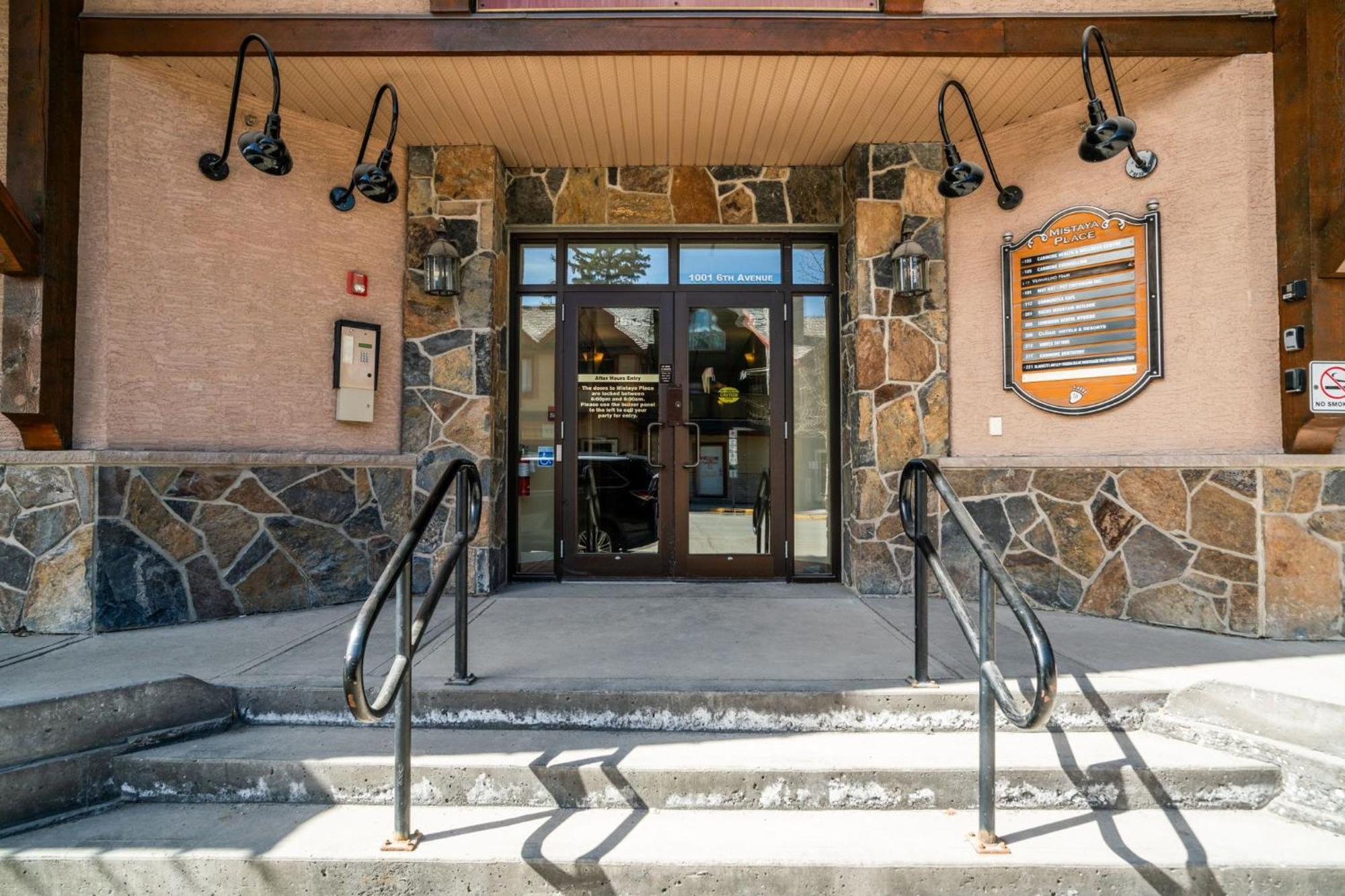 Cascade Penthouse By Canadian Rockies Vacation Rentals Канмор Экстерьер фото